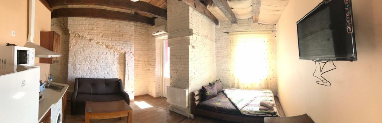 Two-Floor Apartments And Studio 2-Х Этажные Апартаменты И Студия В Самом Центре خاركيف المظهر الخارجي الصورة